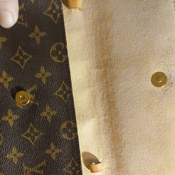 Louis Vuitton Monogram Wallet - Picture 16 of 16